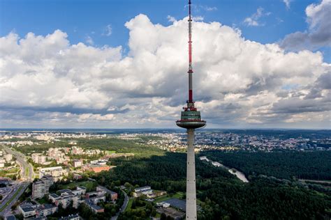 Pirmasis Lietuvos televizijos pastatas ir antena Konarskio gatvėje