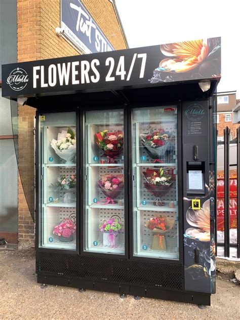 Vending automatai su gėrimais ir užkandžiais ligoninės fojė