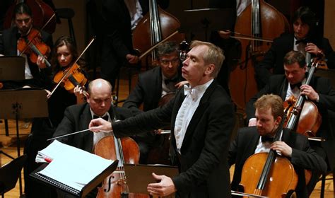 Dirigentas orkestro repeticijoje
