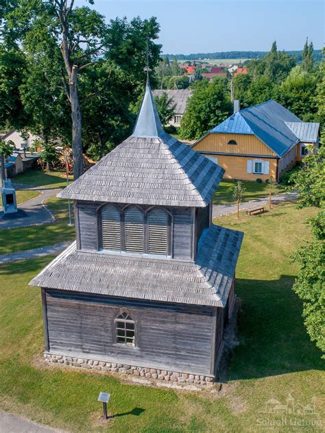 Viktoro Brazausko portretas ir Musninkų varpinė