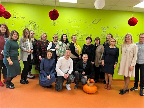 Globos centro darbuotojai bendrauja su būsimais globėjais