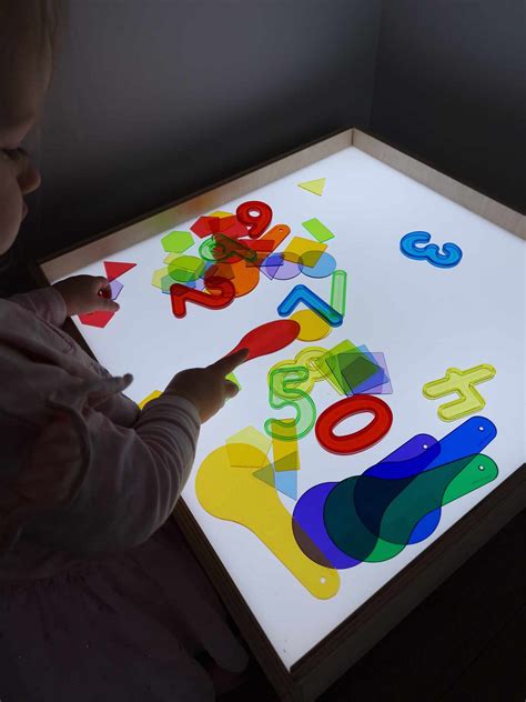 Šviesos staliukas vaikų kūrybai