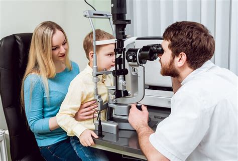 Vaikų akių patikrinimas pas oftalmologą
