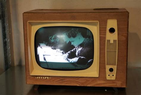Pirmieji Lietuvos televizijos diktoriai