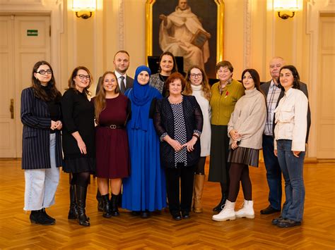 Įvairių kultūrų motinystės vaizdavimas