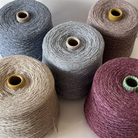 Alpaka vilnos siūlai