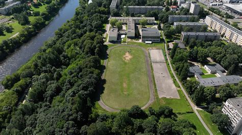 Vilniaus moksleivių pagamintos šėryklos katėms