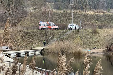 Gelbėtojų darbas vandens telkinyje