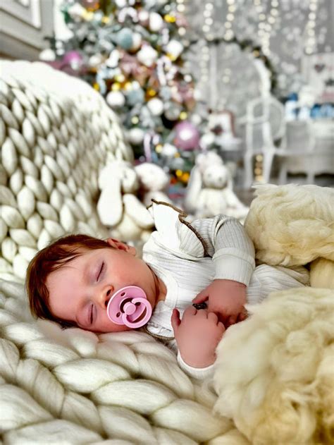 vaikas ramiai kvėpuoja