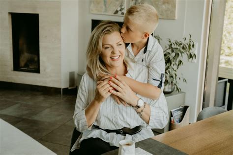 Atopiniu dermatitu sergančio vaiko ranka