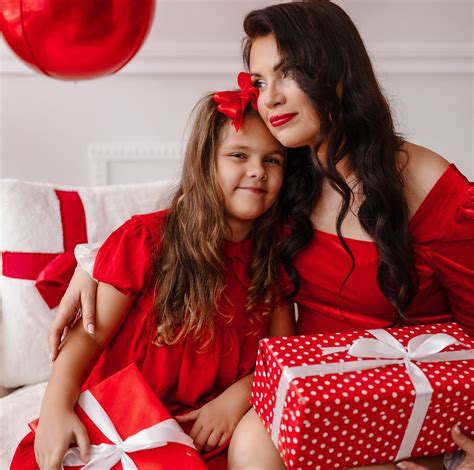 Baby City parduotuvės logotipas ir prekių asortimentas