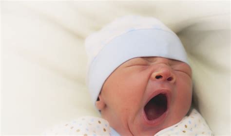 Naujagimis suvystytas