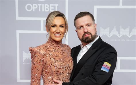 Moteris, besirenkanti karjerą