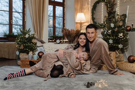 Šeima fotosesijoje su naujagimiu