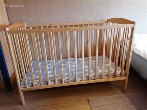 Medinė kūdikio lovytė su sertifikatais