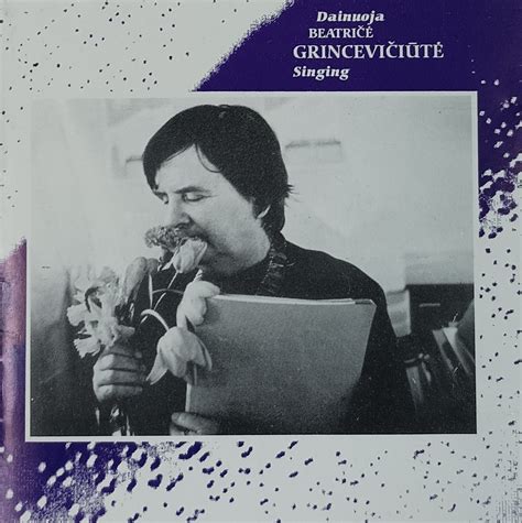 Beatričė Grincevičiūtė dainuojanti koncerte