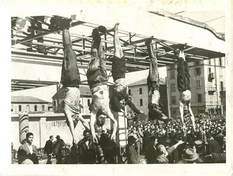 Benito Mussolini ir Clara Petacci Milano Loreto aikštėje