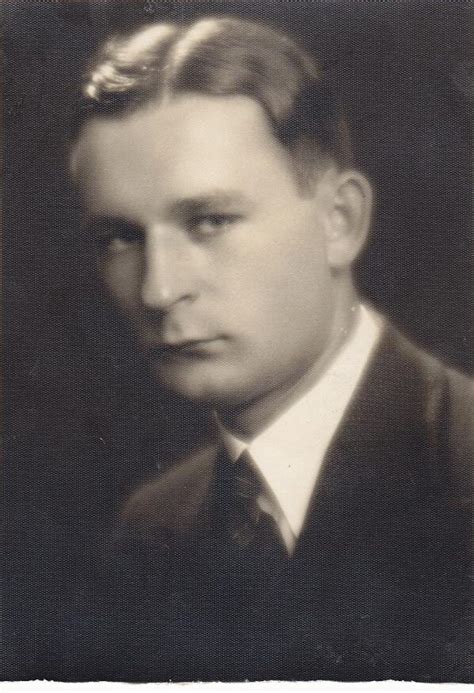 Henrikas Radauskas. Portretas