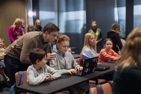 Vaikai, mokantys programavimo pagrindų