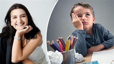 Tėvai padedantys vaikui mokytis atlikti buities darbus