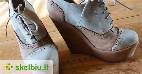 Nerti bateliai su kaklaraiščiais