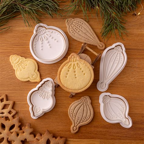 Viduramžių portretas su įvairių formų barzdomis