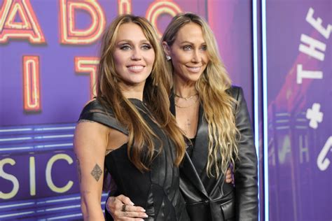 Billy Ray Cyrusas su buvusia žmona Tish Cyrus ir dukra Miley Cyrus