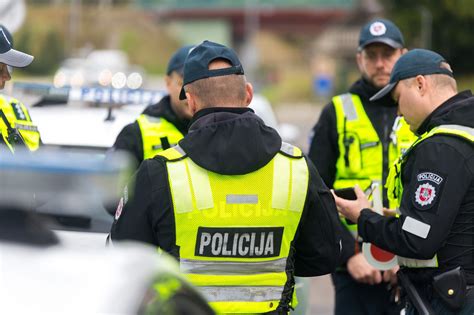 Policijos pareigūnai tiria įvykio aplinkybes