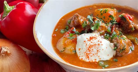 Išvirta mėsytė paruošimui tyrėms