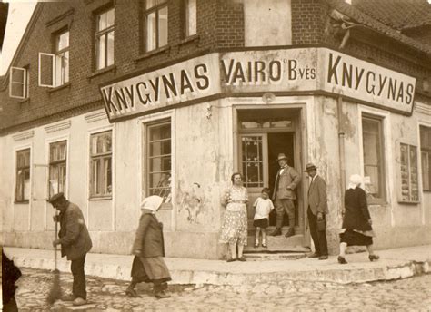 Istorinės nuotraukos iš vaikų globos namų Lietuvoje