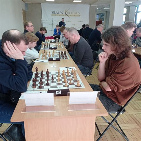 Apdovanojimų ceremonija ir jaunųjų šachmatininkų prizininkų grupė