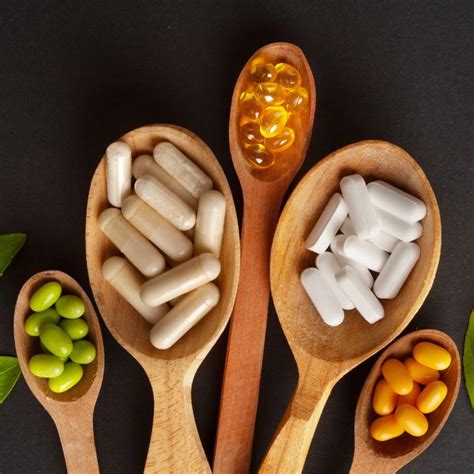 įvairūs vitaminų kompleksai ir maisto papildai