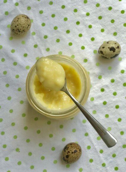 Nuotrauka su visais ingredientais naminiam majonezui su putpelių kiaušiniais