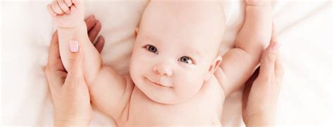 kūdikio nugaros masažas