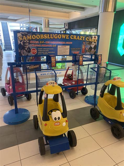 Vaikų prekių parduotuvės vitrina