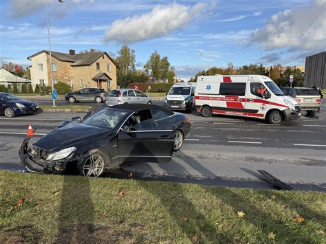 gelbėjimo tarnybų darbas avarijos vietoje