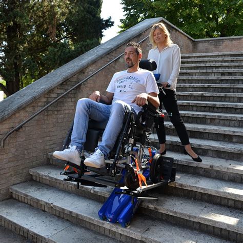 Mobilus vikšrinis laiptų kopiklis naudojimui laiptinėje