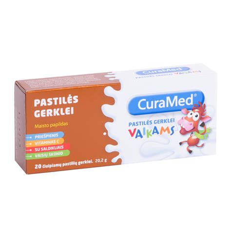 Vaikas čiulpia „CuraMed“ pastilę
