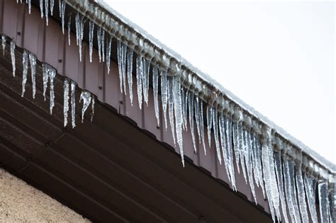 Tirpstantys varvekliai ir pavasario upeliai