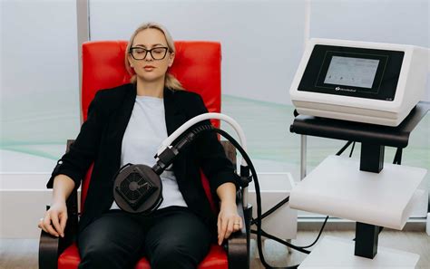Schema, iliustruojanti odos pažeidimo mechanizmą dėl šlapimo nelaikymo