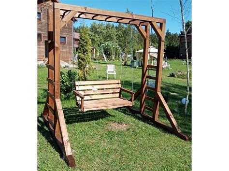 Medinės lauko supynės