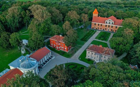 Raudondvario dvaras, Juozo Naujalio gimtinės apylinkės