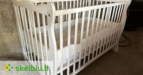 vaikiska lovyte su stalciumi ir nuleidziamu sonu