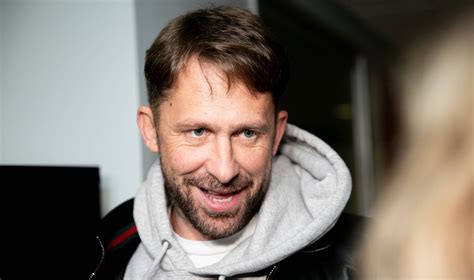 Egidijus Dragūnas gauna apdovanojimą už paramą vaikų ligoninei