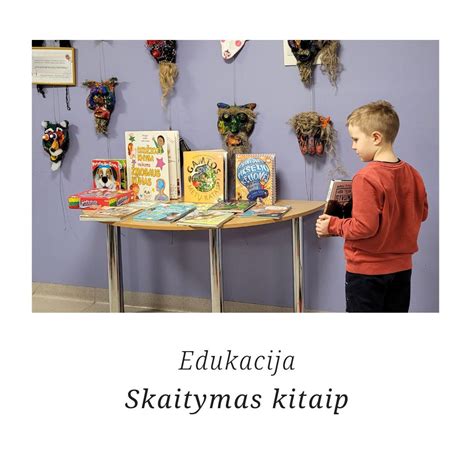 vaikai su piešiniais ir knygomis