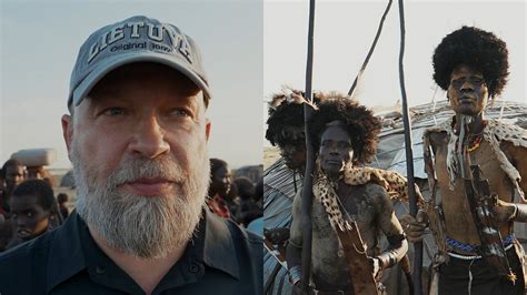 Etiopijos genties nariai su tradiciniais papuošalais