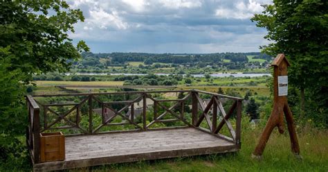 Olduvajaus slėnio panorama su archeologinių kasinėjimų vietomis