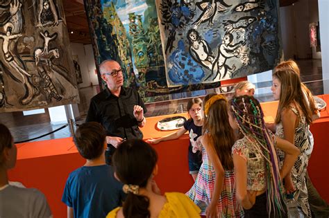 Apartheido muziejaus fasadas ir eksponatai